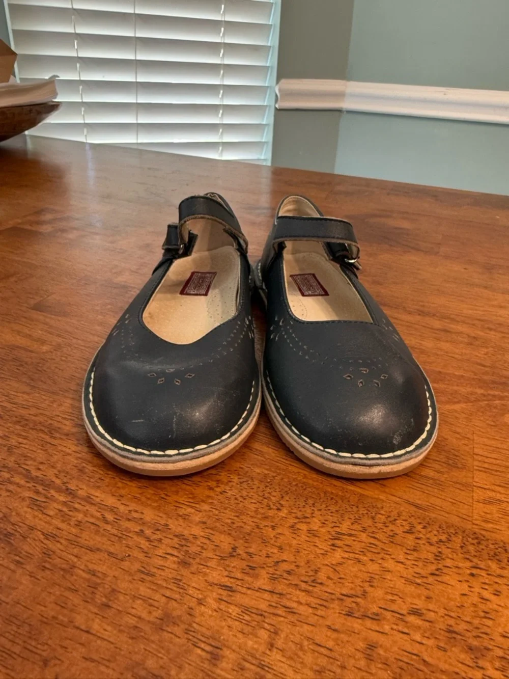 L'Amour Antonia Girls Mary Jane Shoes Navy Blue Leather Perforated School Size 1